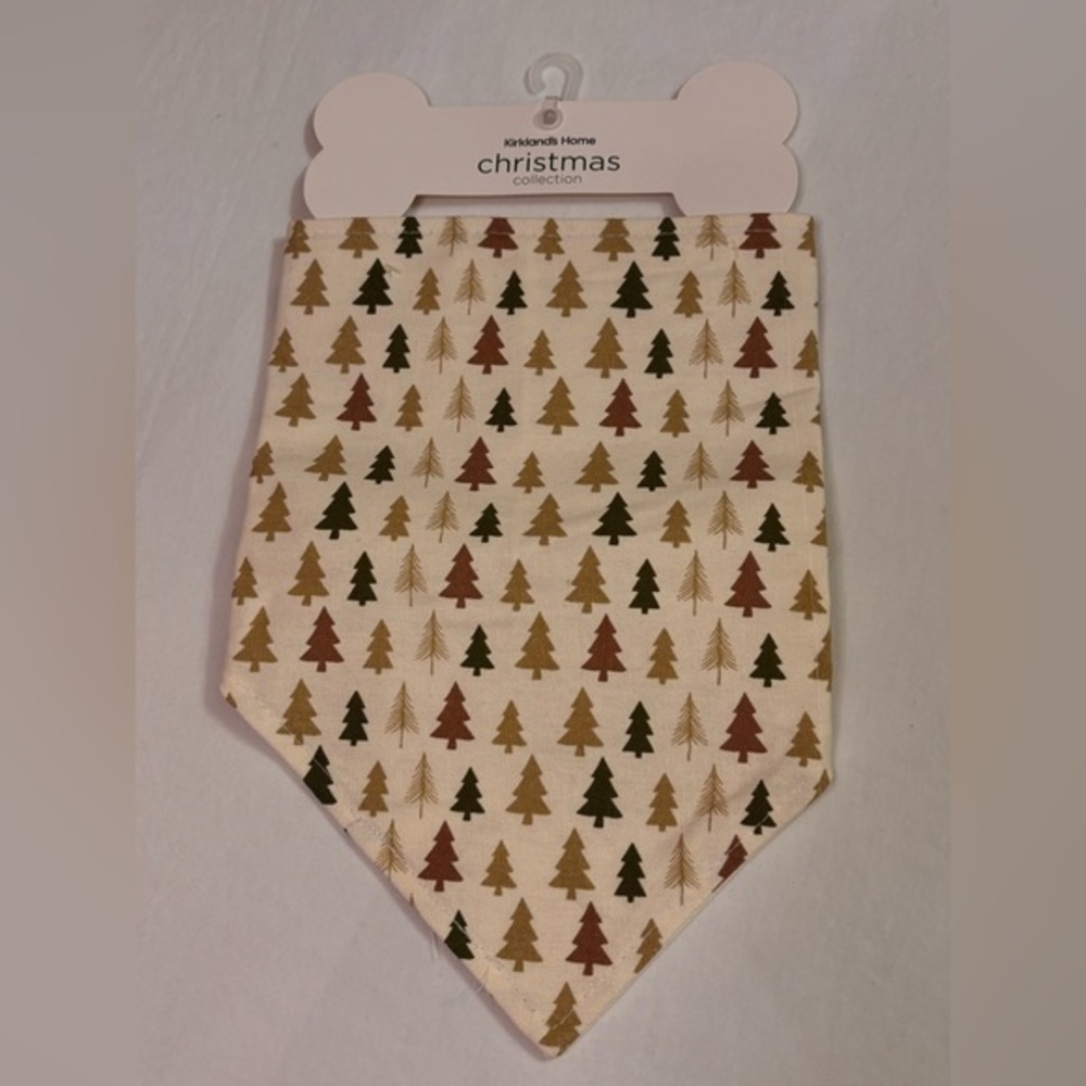 KIRKLAND’S HOME CHRISTMAS COLLECTION Christmas Tree Pattern Pet Bandana 22”x10”